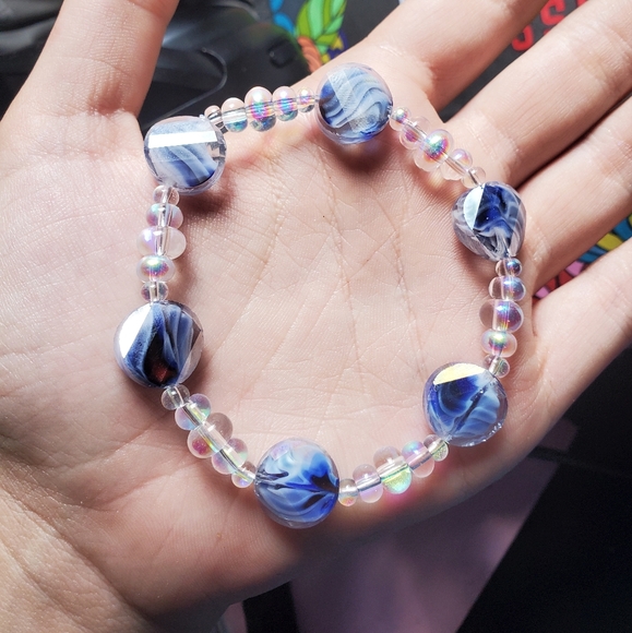 Handmade beaded bracelet - Picture 1 of 2